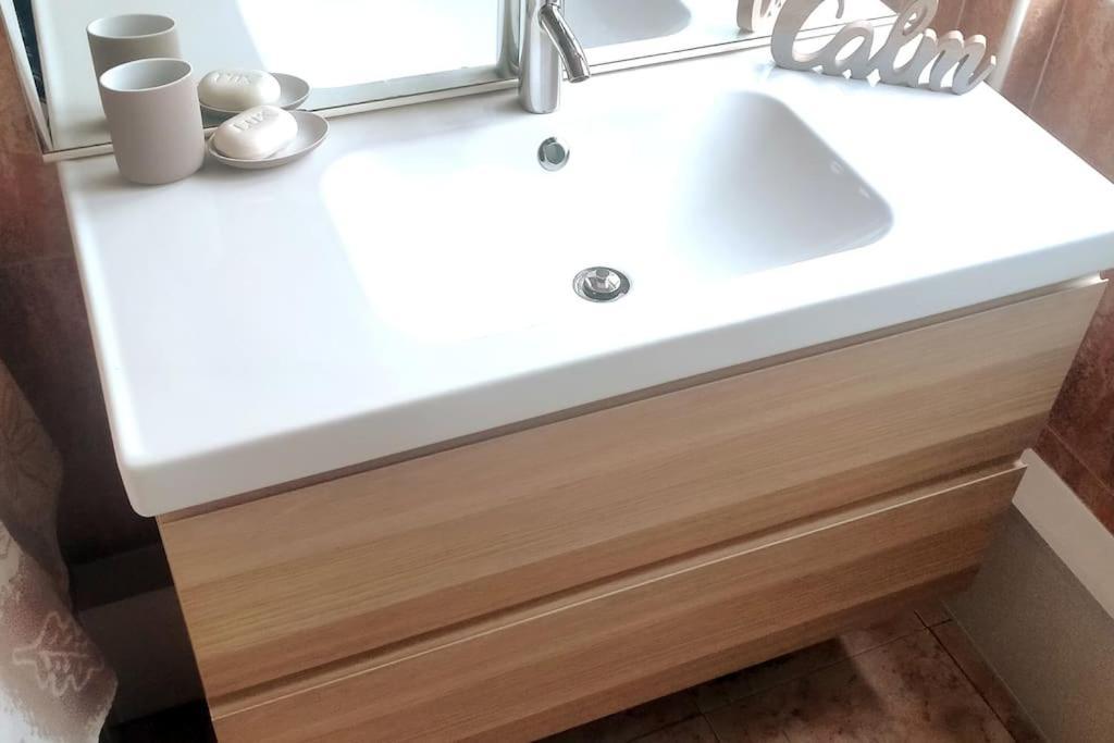 Best Location 2 Bed2 Bath W/Lift In Town! Gibraltar Ngoại thất bức ảnh